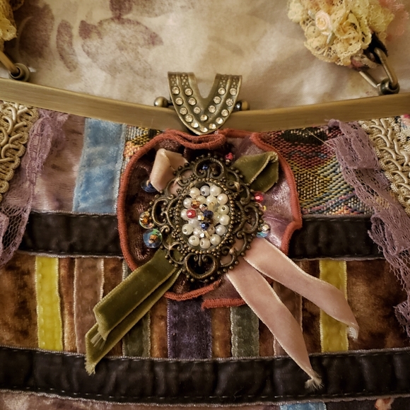 Velvet Patchwork Costume Victorian Clasp Handbag - Picture 5 of 8